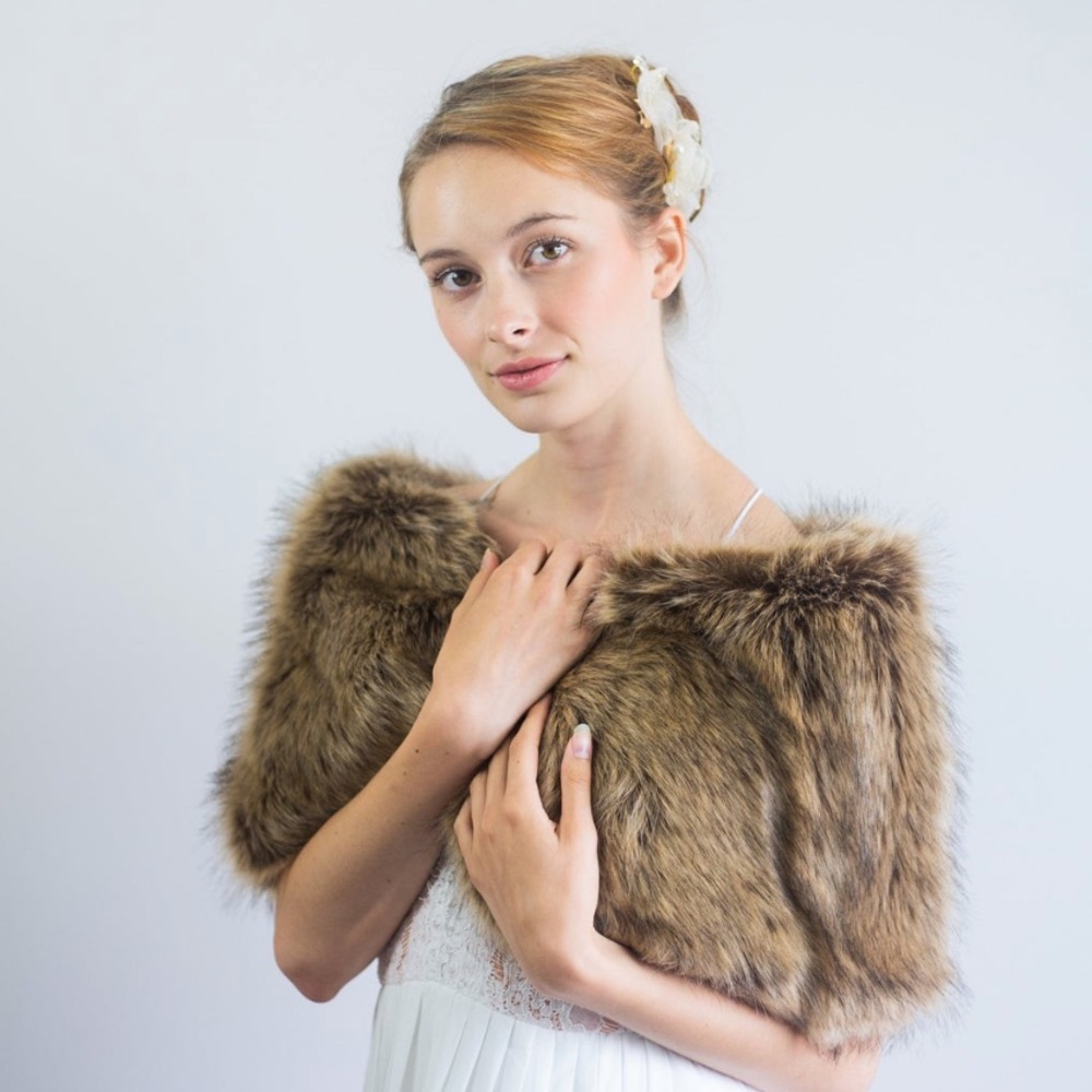 NWOT Brown Faux Fur Bridal Wrap Size Medium
